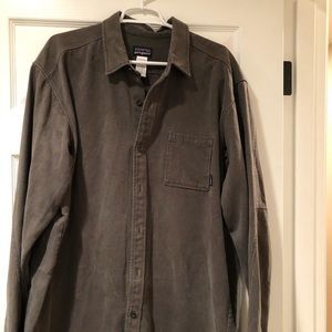 Men’s long sleeve shirt